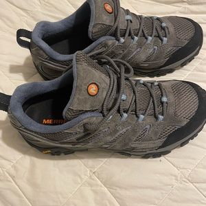 10.5 wide merrell waterproof shoes
